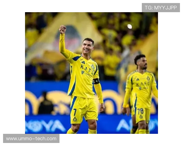 C罗庆祝球队亚冠小组赛五连胜成功晋级头名荣耀时刻